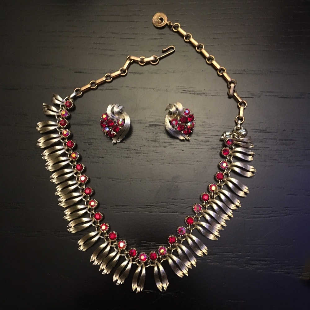 Lisner Aurora Borealis Red and Gold Set